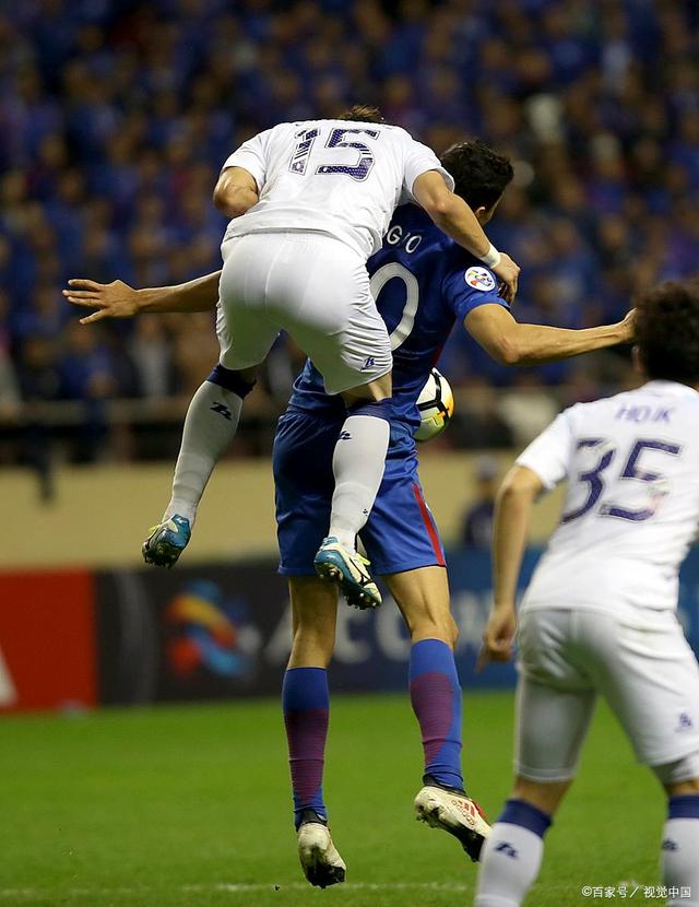 点亮图标-阿斯顿维拉训练开放日，赛前止住颓势引欢呼，法甲在即，纪律约束更严格(纳屋圣骑士阿克利亚)